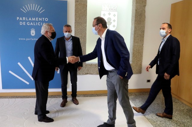 O Comité de Dirección de Stellantis Vigo efectúa unha visita ao Parlamento de Galicia